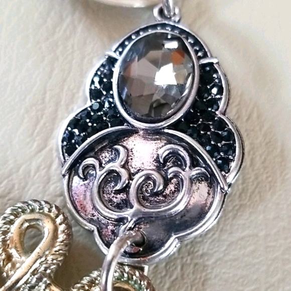 Hand Crafted Repurposed Vintage Assemblage Charm Bracelet NWT - Picture 8 of 16